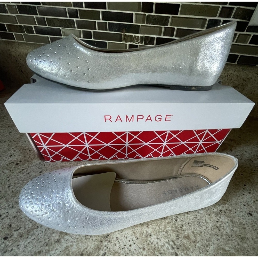 Rampage Silver Flats Women's Size 8 Medium With Box Biana